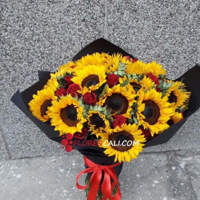 Bouquet girasoles y rosas Dia de la Madre flores cali 