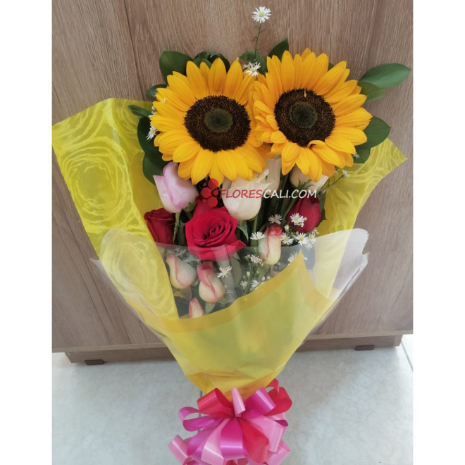 Bouquet rosas y girasol Para Mama en cali