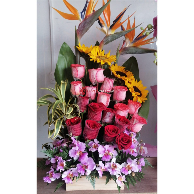 Arreglo floral surtido, ramo de flores mujeres