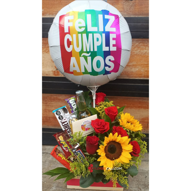 Arreglo de flores Para San valentin con chocolates y globo en cali
