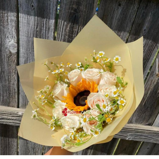 Bouquet girasol y rosa blanca cali flores