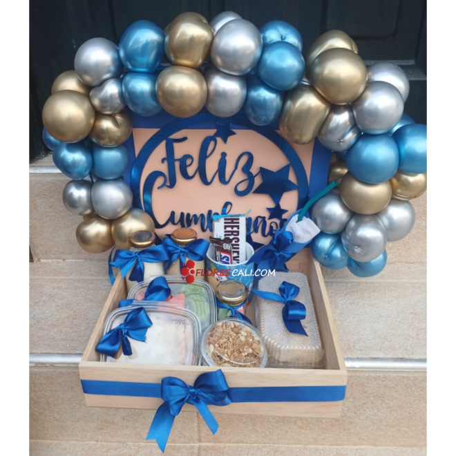 Desayuno azul arco de globos en cali