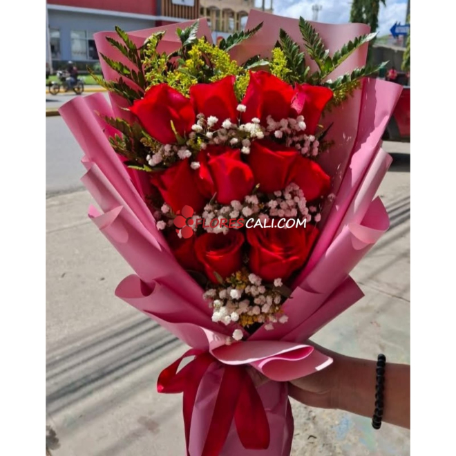 Bouquet escalera con rosas flores cali