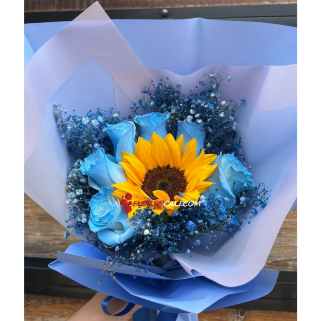 Bouquet de rosas azules con girasol flores en cali