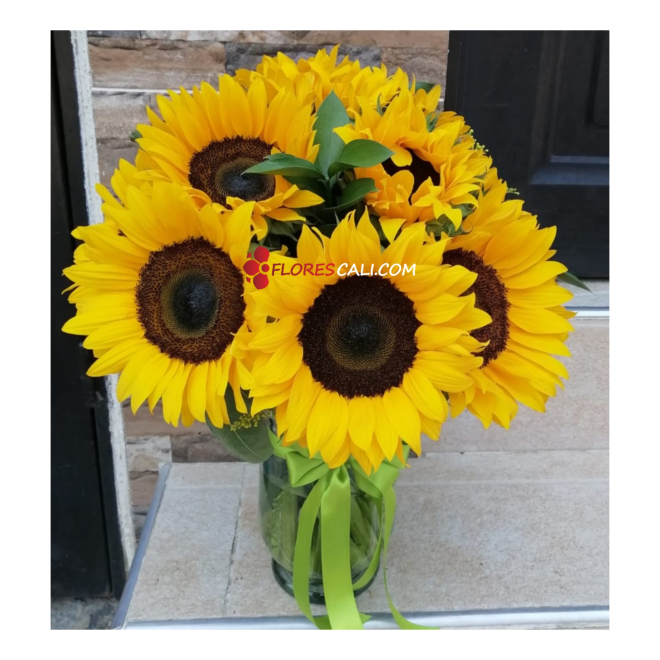 Jarrón de girasoles especial para ella flores cali