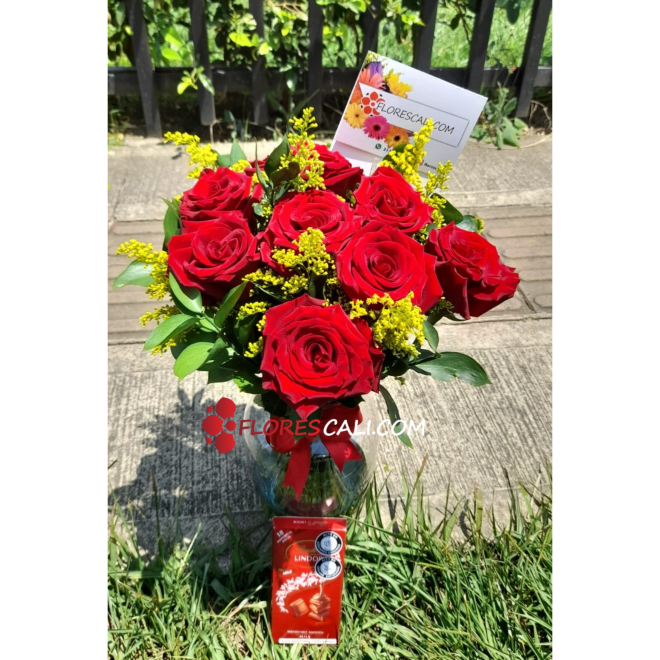 Jarron de rosas con chocolates dia de la madre cali