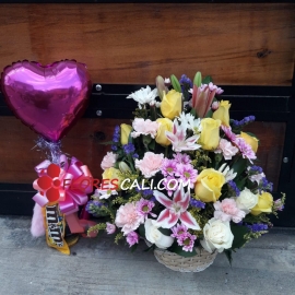 Canasta de regalo especial  flores cali