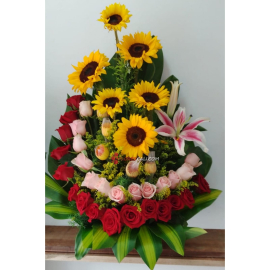 Arreglo curva surtida floral, ramo flores natural