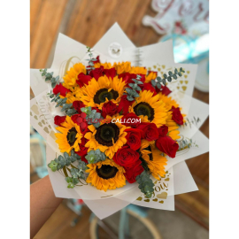 Bouquet explosión de girasoles y rosas con eucalipto en cali
