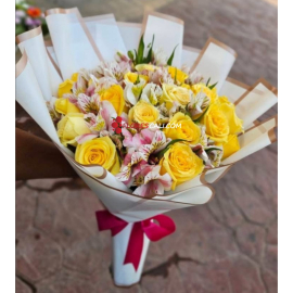 Bouquet rosas amarillas y astromelias floristerias en cali