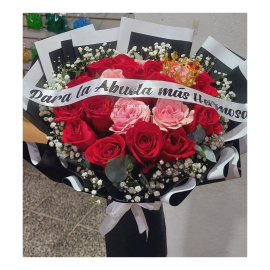 Bouquet rosas con corona y cinta entregas en cali